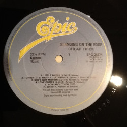 Cheap Trick – Standing On The Edge